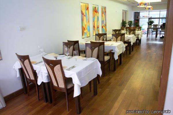 Marshal Hotel Bucharest Restaurant photo