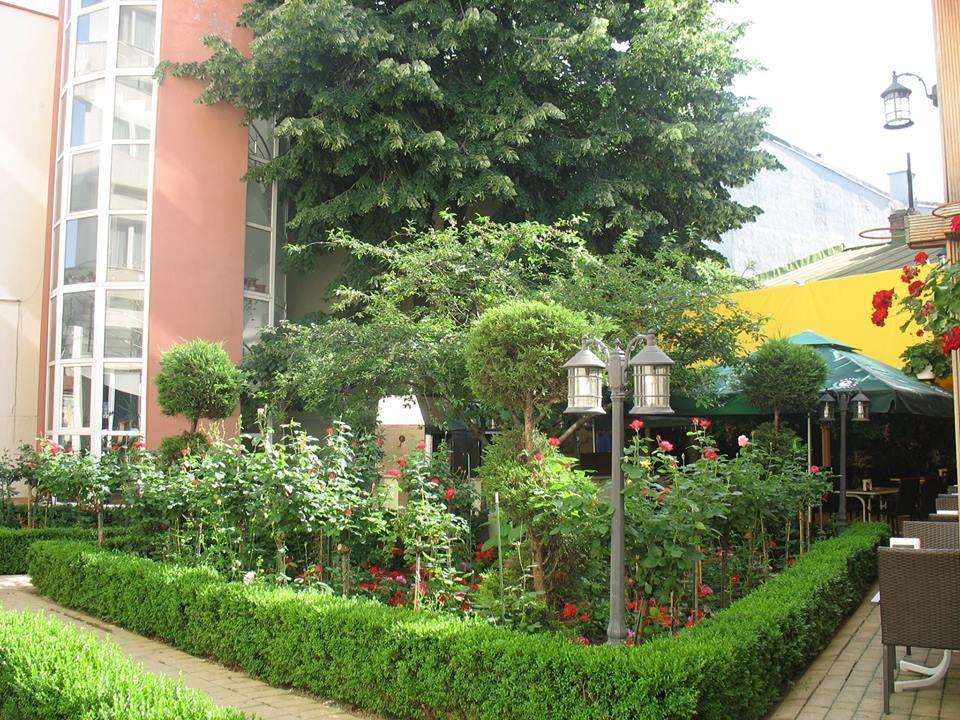 Marshal Hotel Bucharest Exterior photo